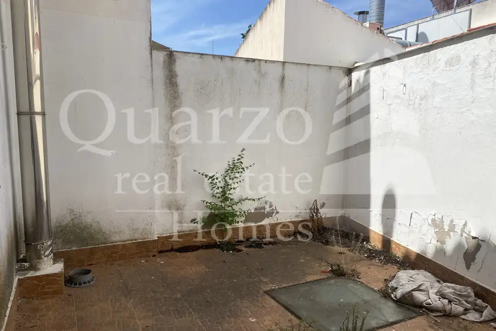 Vista exterior de Casa adosada en venda en El Bonillo amb Calefacció