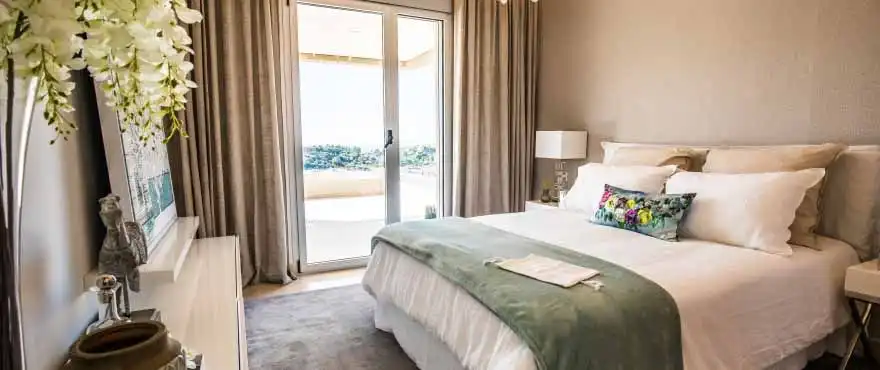 Dormitori de Apartament de lloguer en Benahavís amb Aire condicionat, Calefacció i Jardí privat