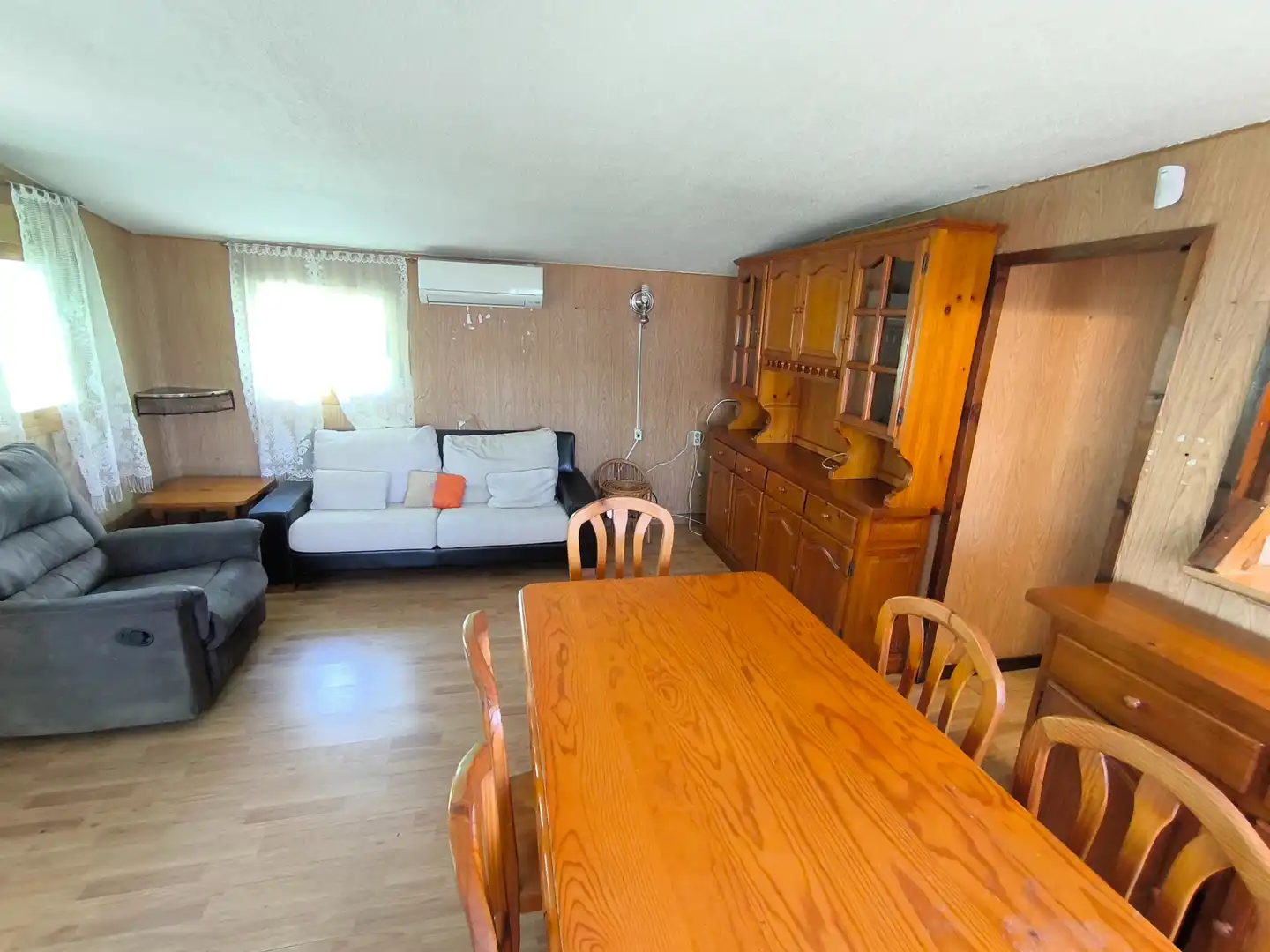 Sala de estar de Casa o chalet en venta en Torrejón del Rey con Aire acondicionado, Calefacción y Jardín privado