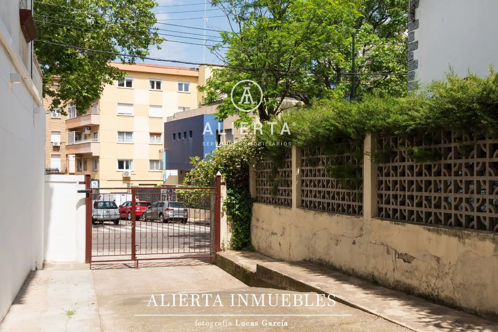 Vista exterior de Casa o chalet en venta en Zaragoza con Calefacción y Terraza