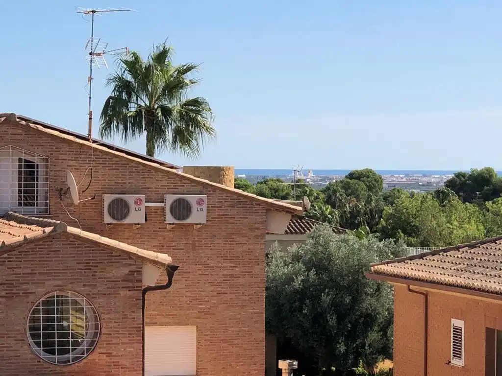 Vista exterior de Casa adosada de alquiler en Godella con Calefacción y Piscina