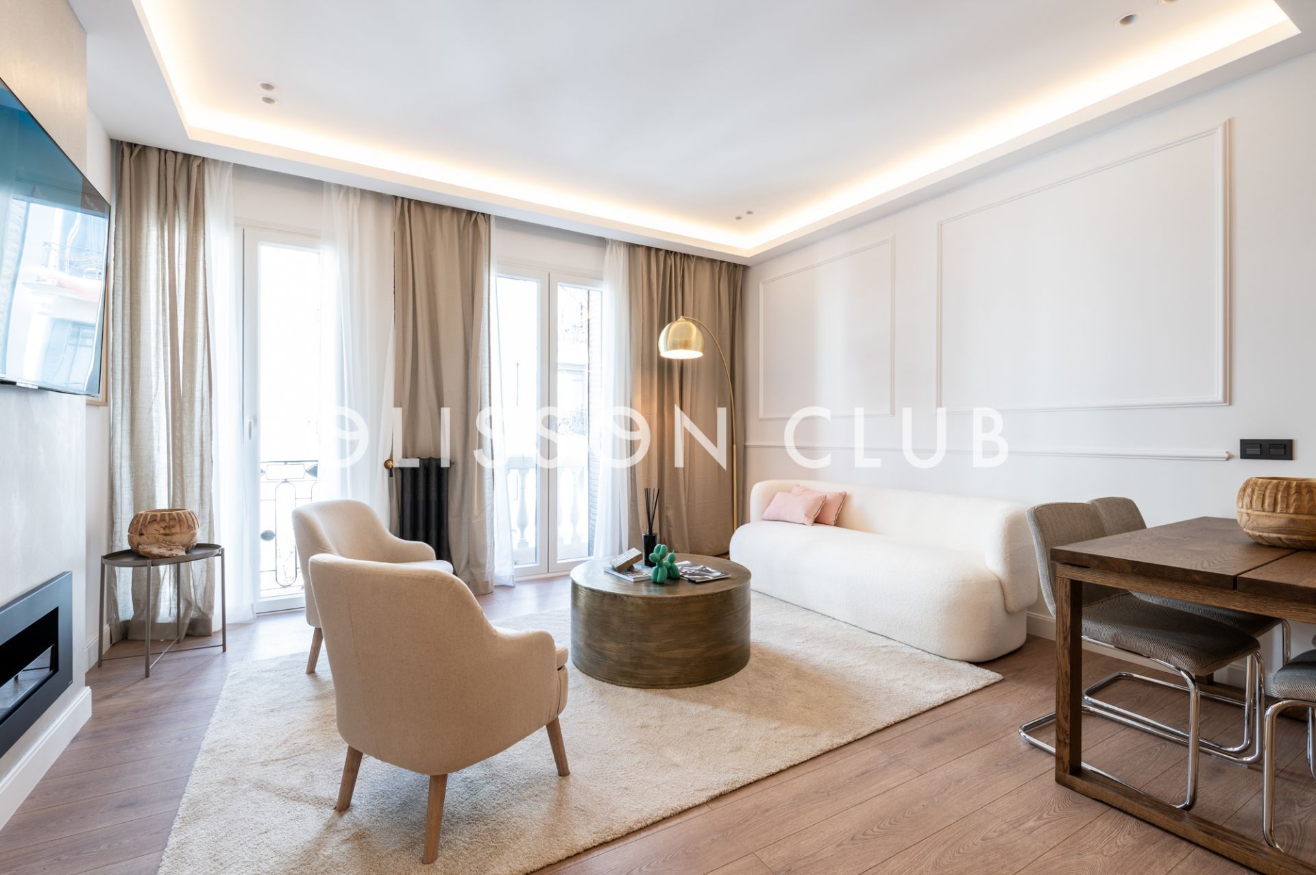 Living room of Flat for sale in  Madrid Capital  with Air Conditioner, Heating and Furnished
