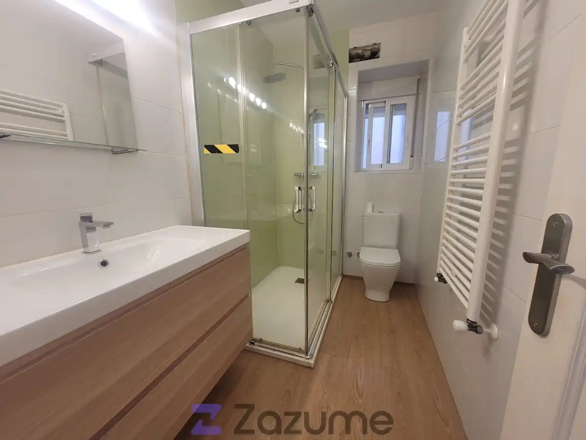 Badezimmer von Wohnung zur Miete in Segovia mit Heizung, Parkett und Möbliert