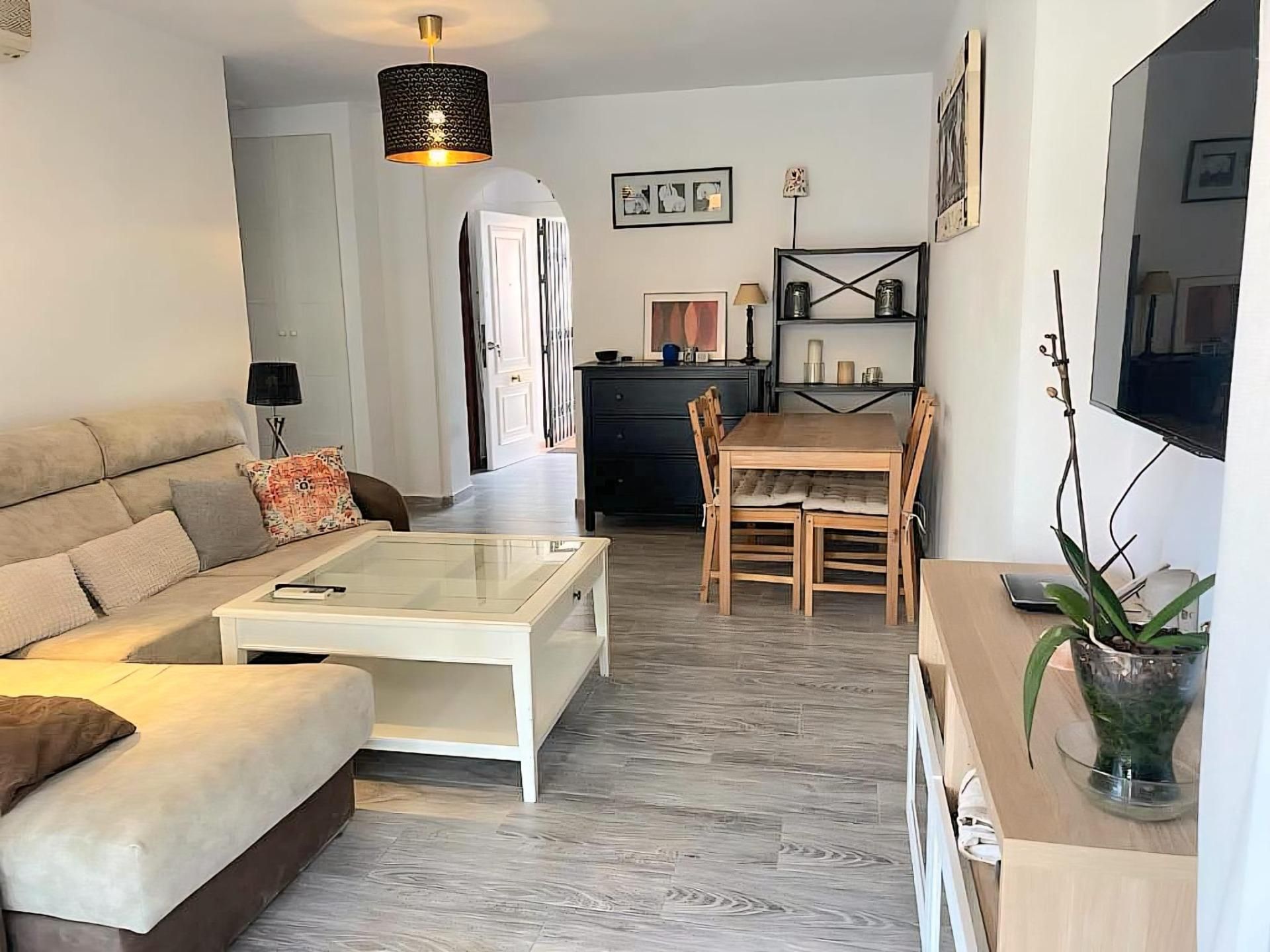 Living room of Flat for sale in Torremolinos  with Air Conditioner, Terrace and Furnished
