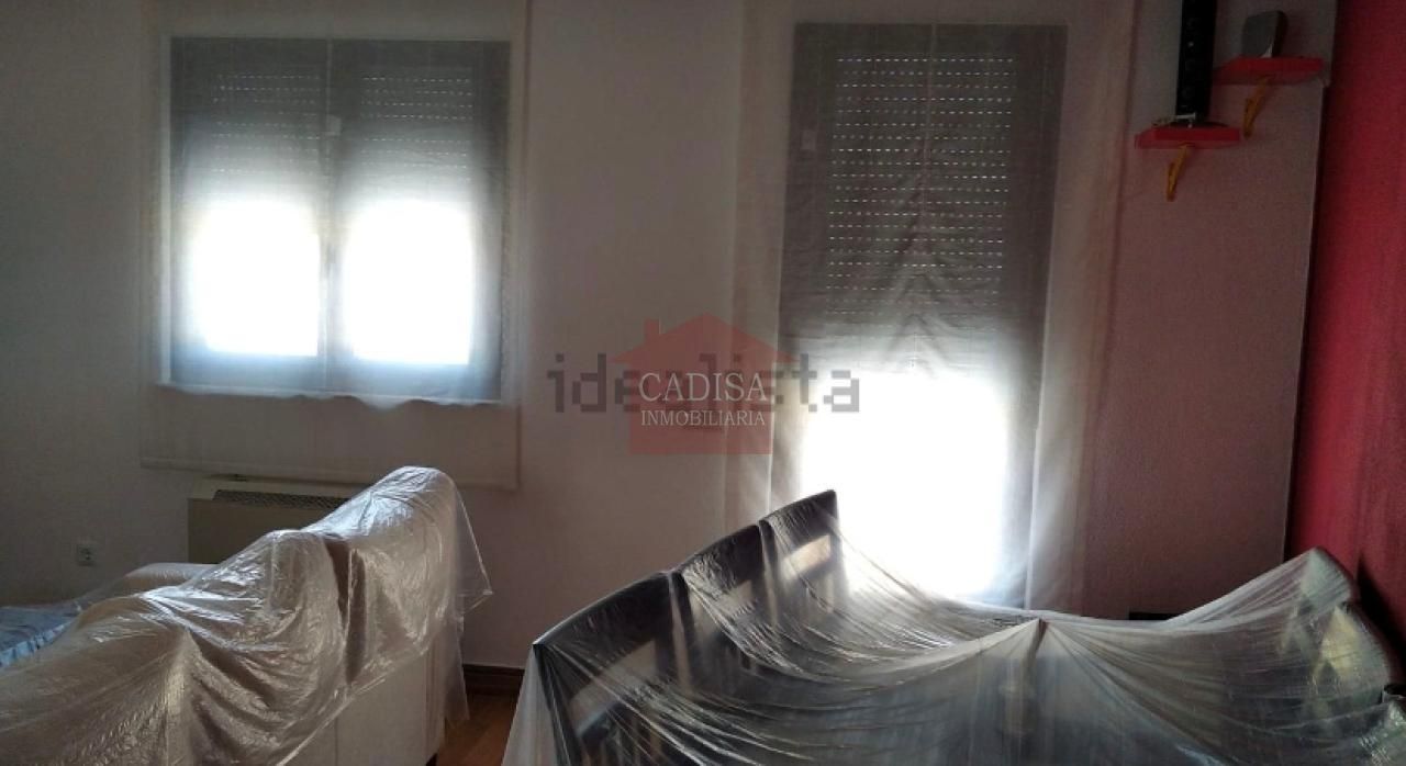 Dormitori de Àtic en venda en Villares de la Reina amb Calefacció, Terrassa i Moblat