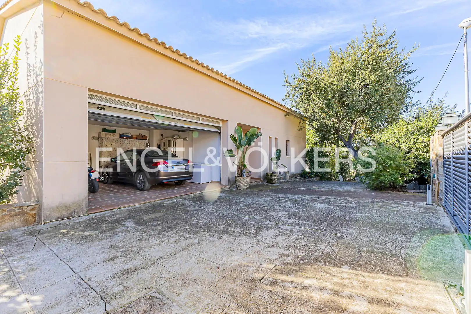 Exterior view of Houses for sale in Sant Cugat del Vallès  with Heating, Private garden and Storage room