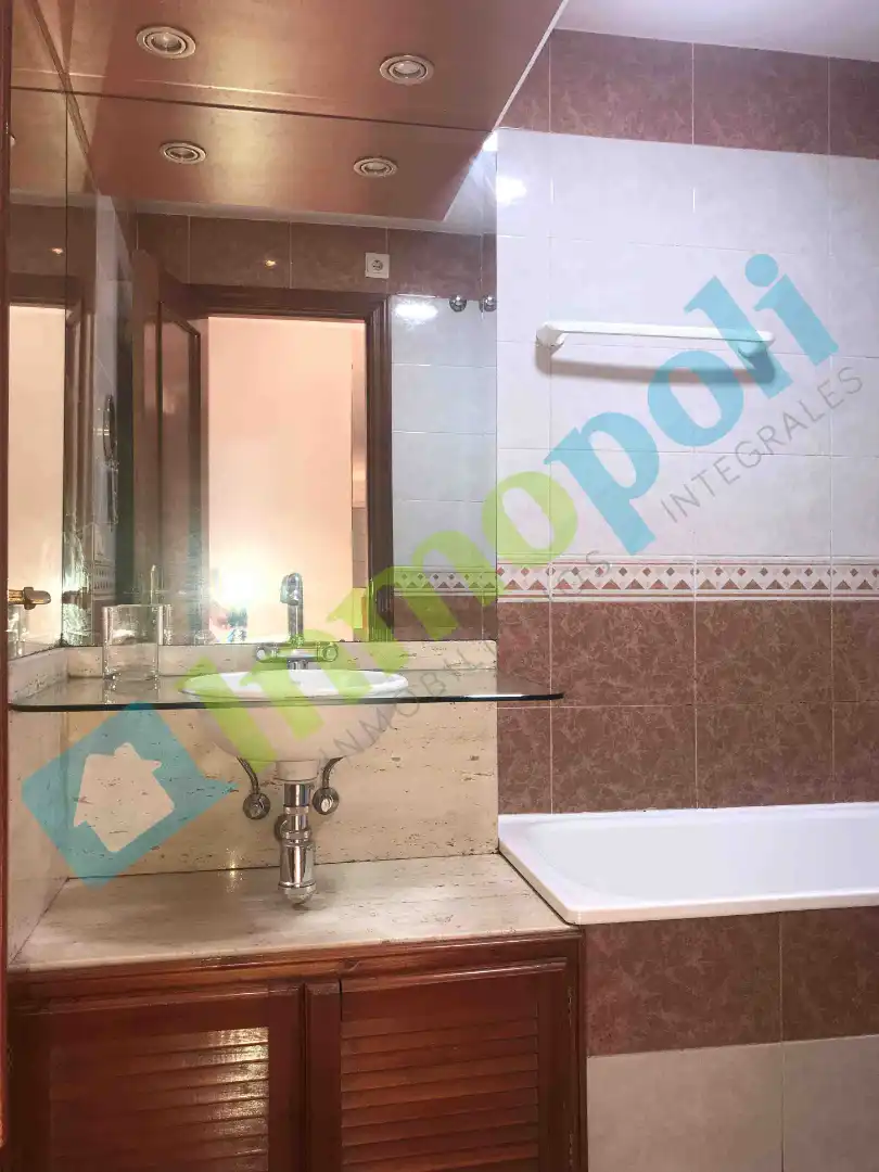 Badezimmer von Wohnung zur Miete in Badajoz mit Klimaanlage, Möbliert und Ofen