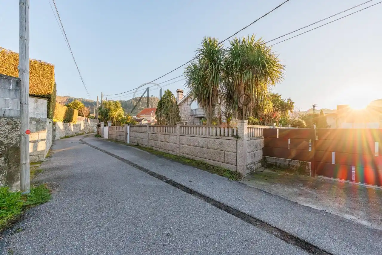 Vista exterior de Casa o xalet en venda en Nigrán amb Calefacció, Jardí privat i Terrassa