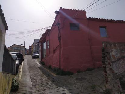 Exterior view of Single-family semi-detached for sale in Girona Capital  with Air Conditioner and Terrace