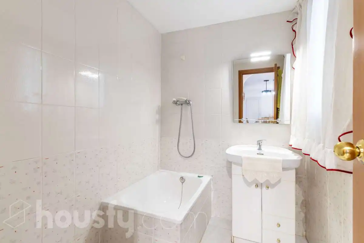 Bathroom of Detached homes for rent in Benicasim / Benicàssim  with Air Conditioner, Heating and Terrace