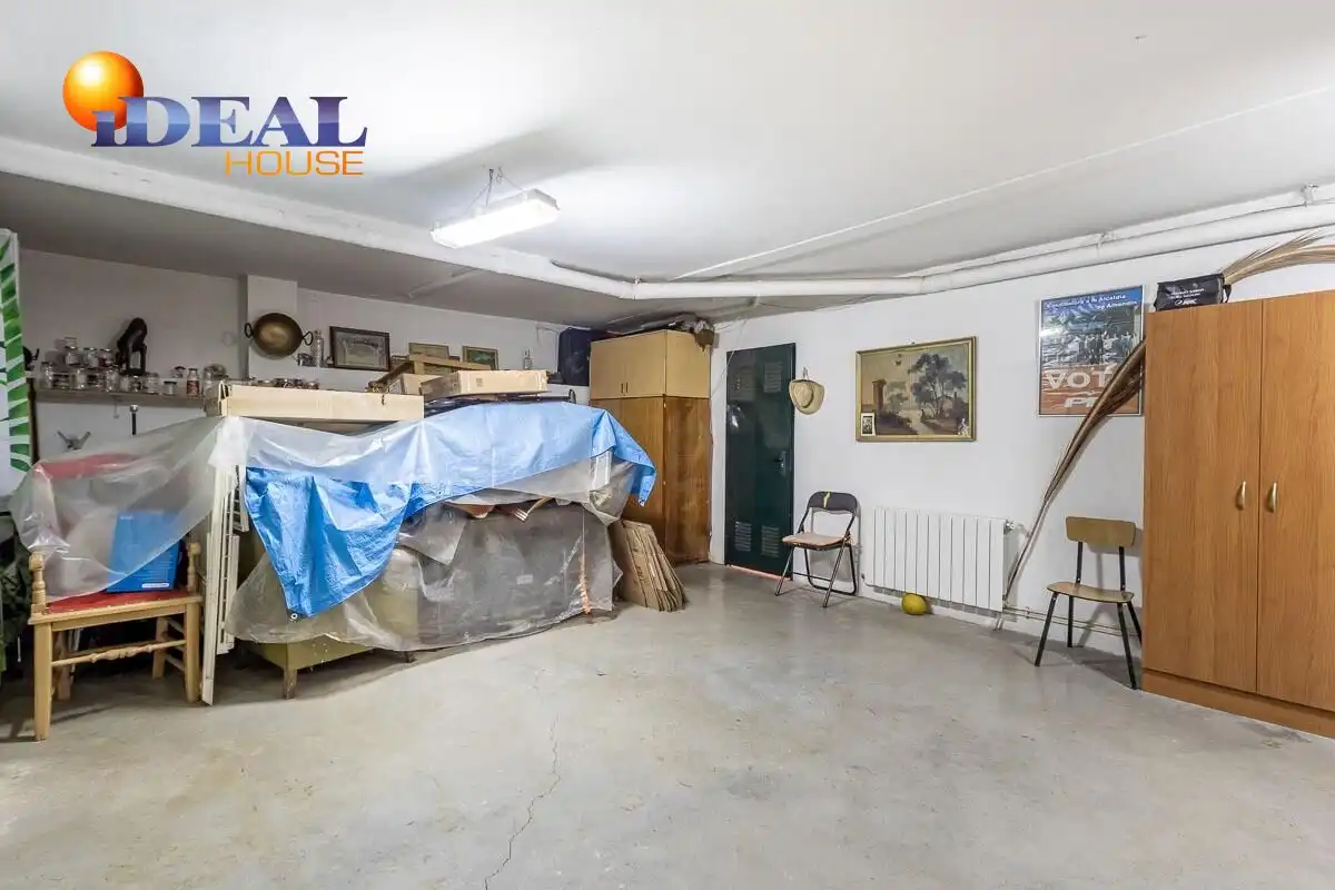 Casa aparellada amb terrassa en venda a Camino CEMENTERIO, imagen 32