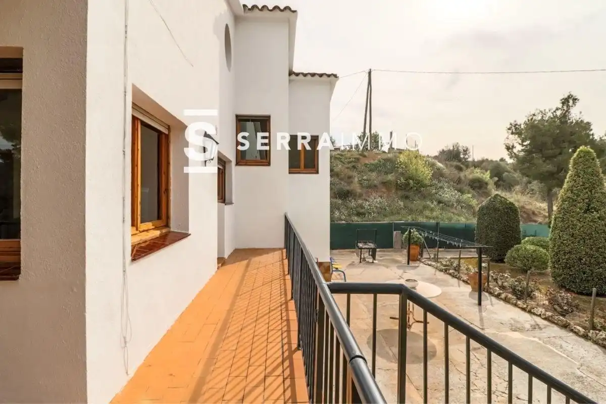 Vista exterior de Casa o xalet en venda en Font-rubí amb Jardí privat