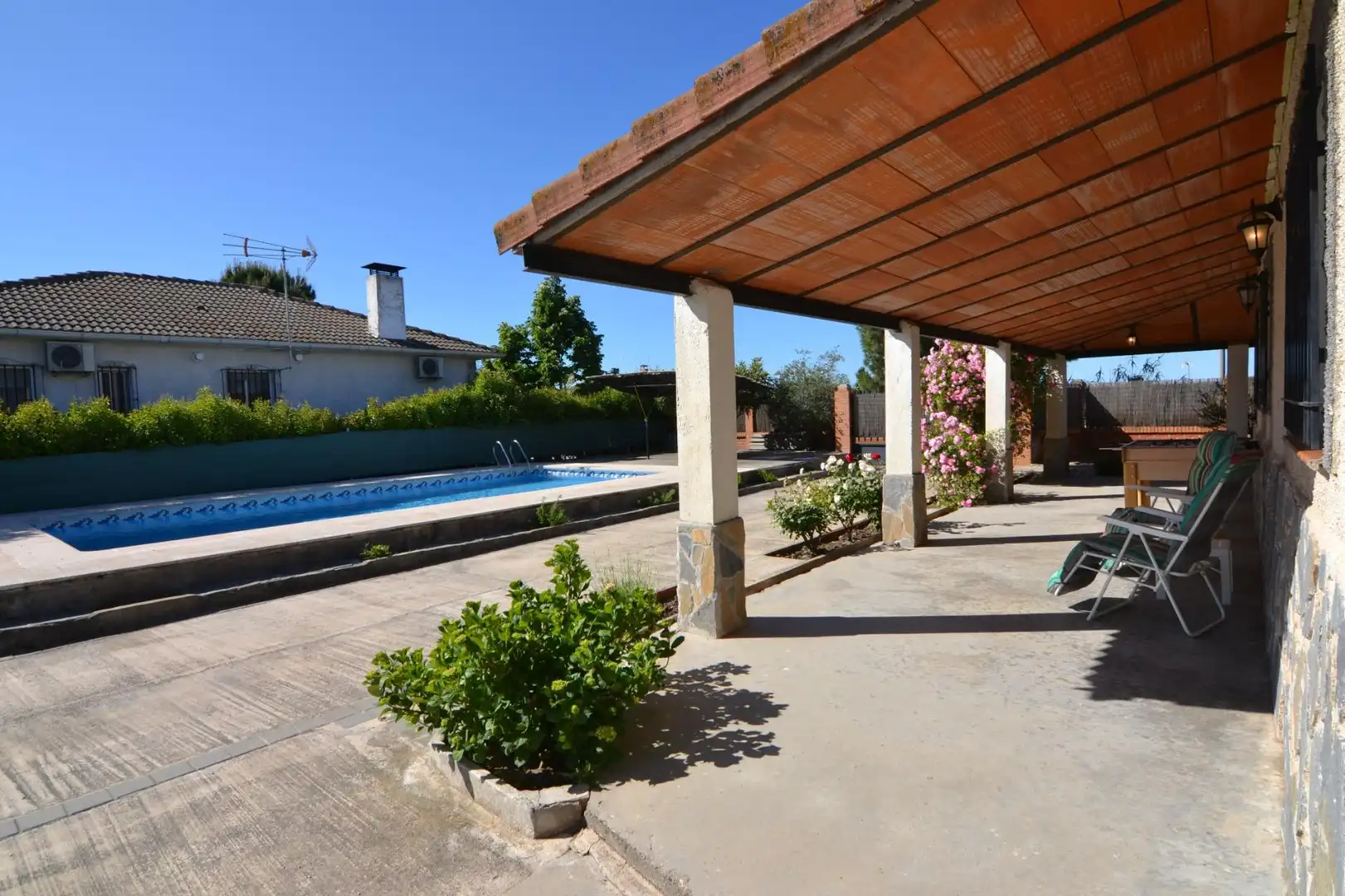 Piscina de Casa o xalet en venda en Casarrubios del Monte amb Calefacció, Jardí privat i Terrassa
