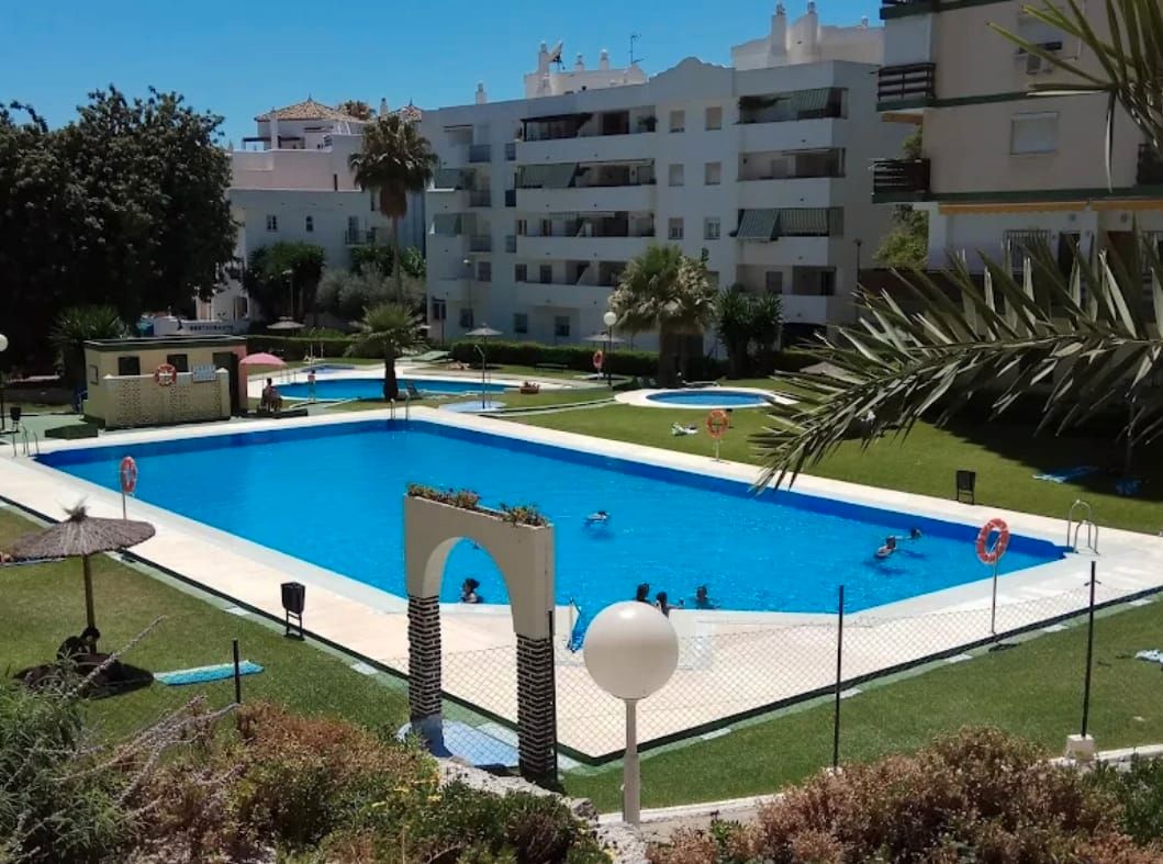 Swimming pool of Study for sale in Benalmádena  with Air Conditioner, Furnished and Community pool