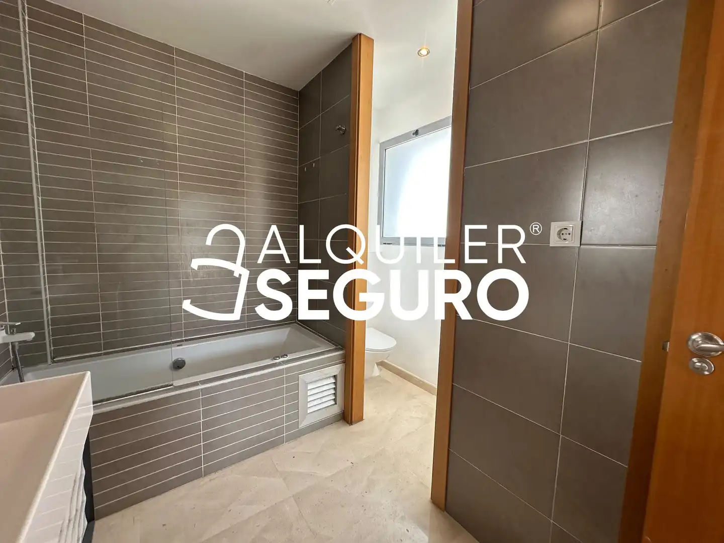 Badezimmer von Haus oder Chalet zur Miete in Riba-roja de Túria mit Klimaanlage, Terrasse und Schwimmbad