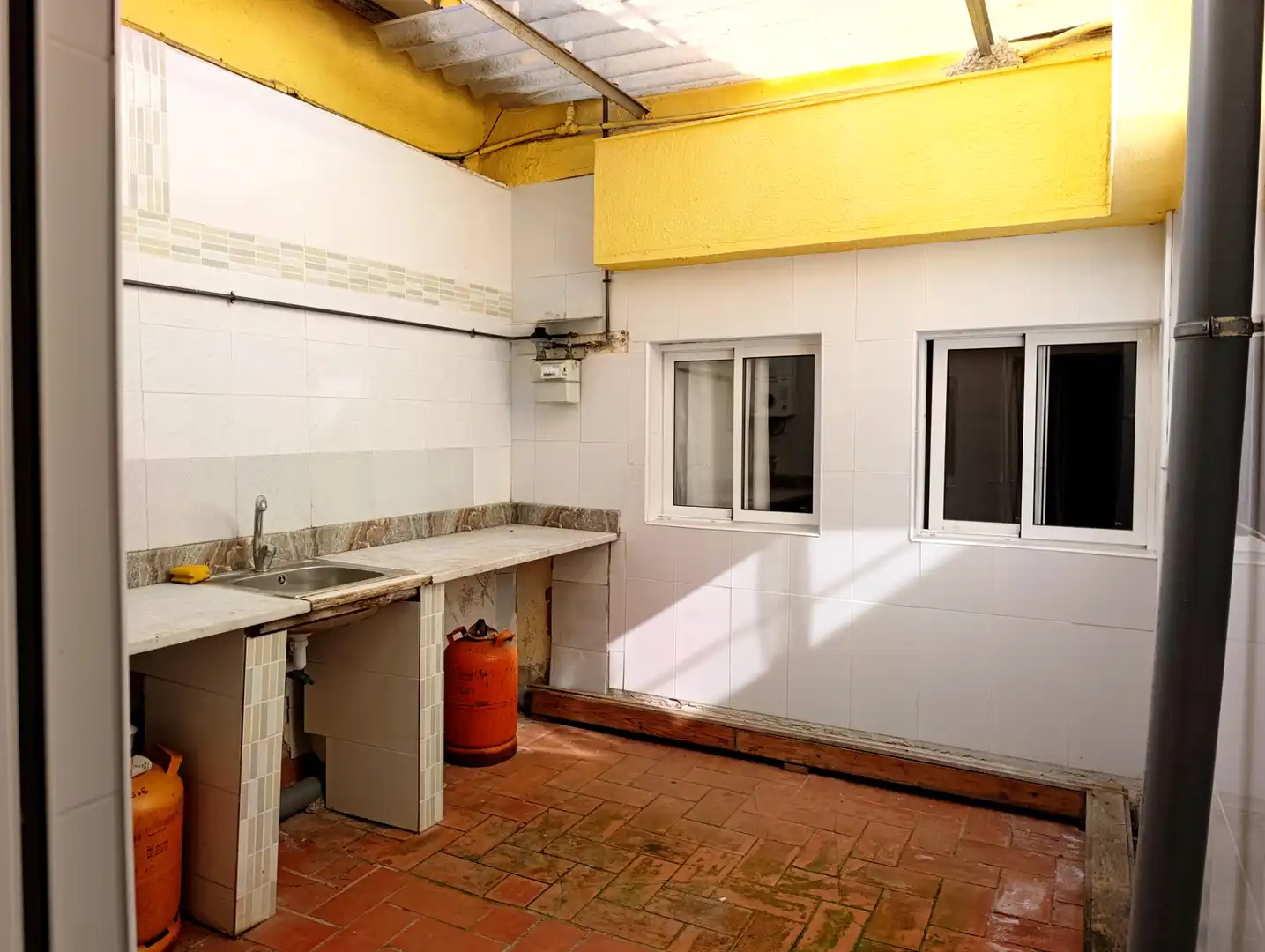 Kitchen of Houses for sale in Calella  with Terrace, Balcony and Alarm
