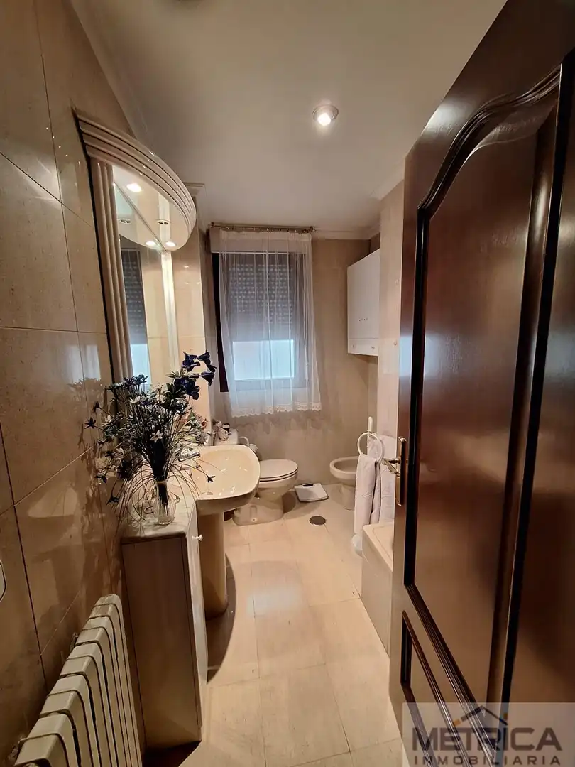 Bathroom of Flat for sale in Salamanca  with Heating, Parquet flooring and Terrace