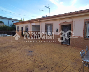 Exterior view of House or chalet for sale in Torreblascopedro