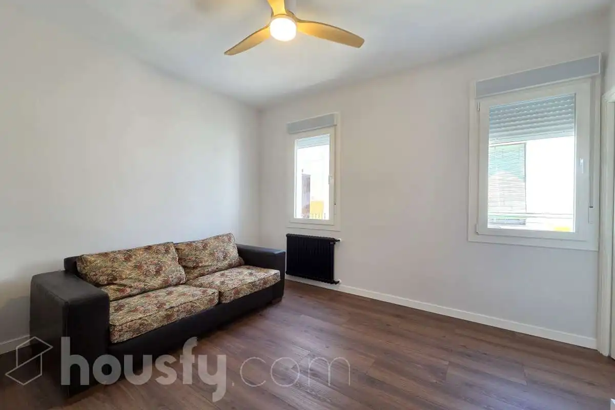 Living room of Flat for rent in Madrid  with Heating and Furnished
