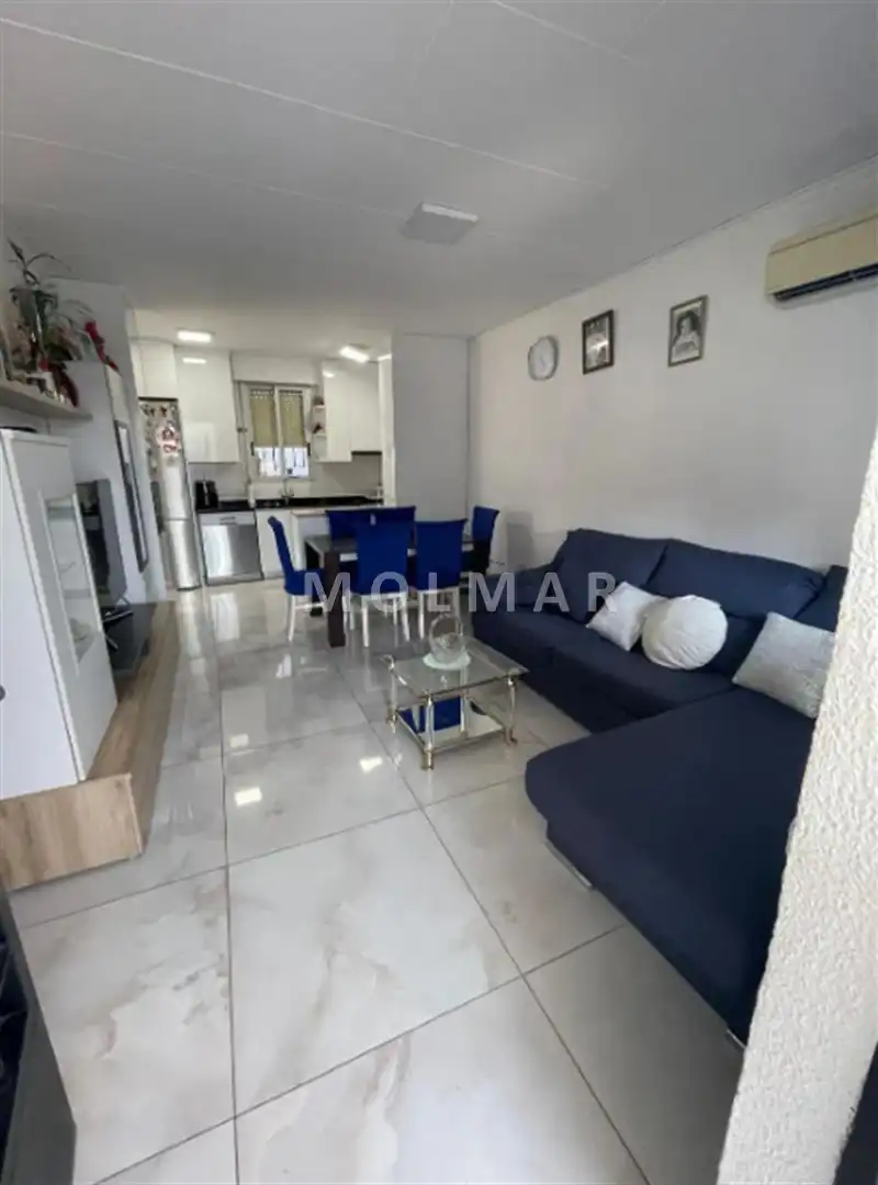 Sala d'estar de Casa o xalet en venda en Almazora / Almassora amb Aire condicionat, Jardí privat i Terrassa