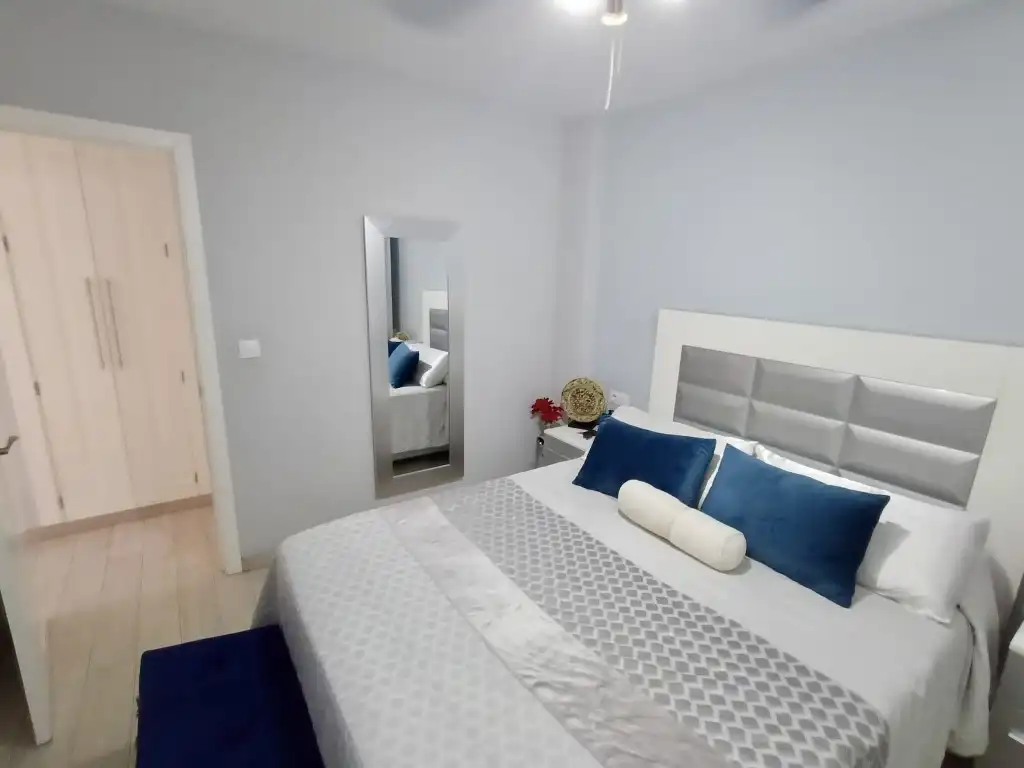 Bedroom of Flat for sale in Dos Hermanas