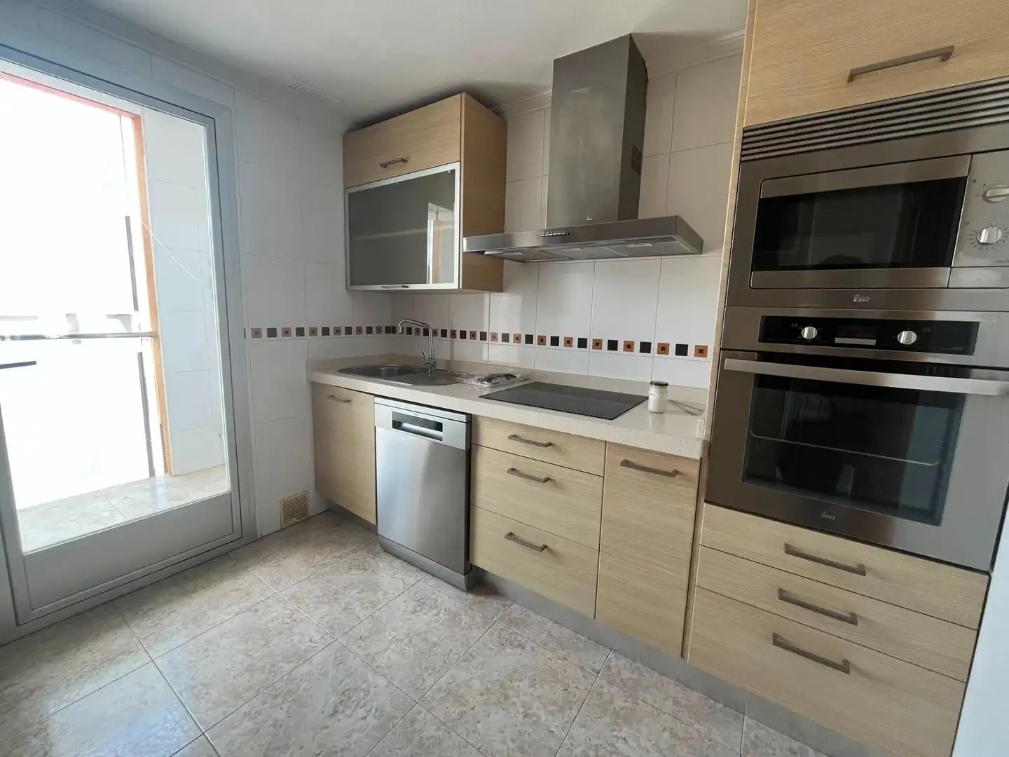 Küche von Wohnung zur Miete in Murcia mit Klimaanlage, Heizung und Abstellraum