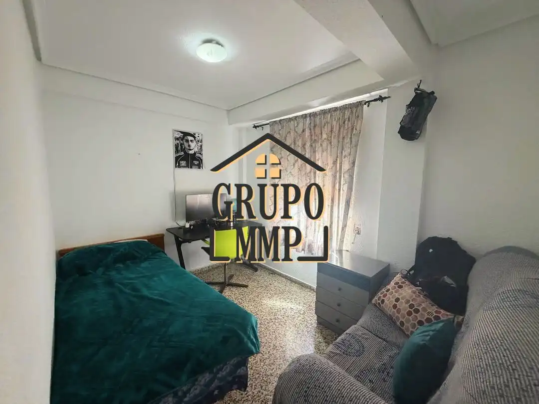 Vista exterior de Piso en venta en Castellón de la Plana / Castelló de la Plana con Aire acondicionado, Calefacción y Amueblado