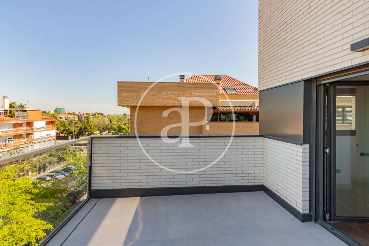 Terrassa de Àtic de lloguer en Madrid amb Aire condicionat, Calefacció i Jardí privat