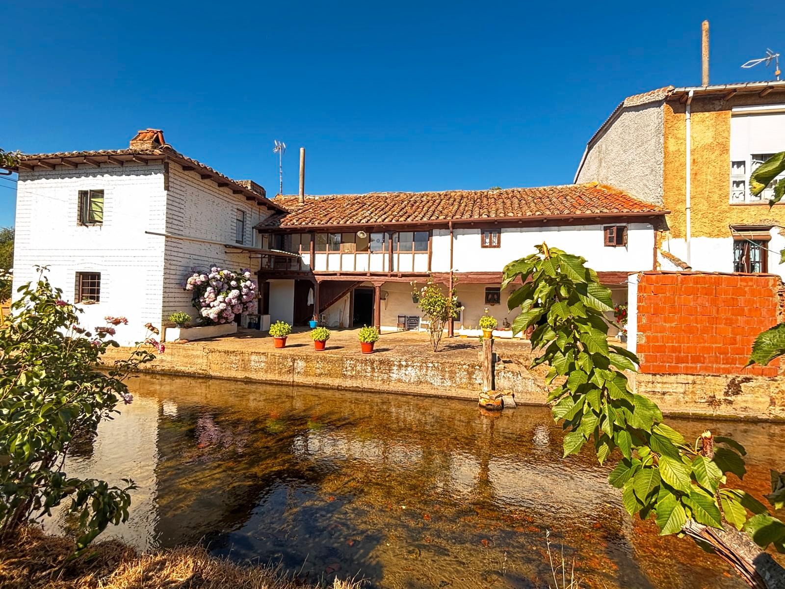 Exterior view of Country house for sale in San Cristóbal de la Polantera  with Heating, Parquet flooring and Furnished