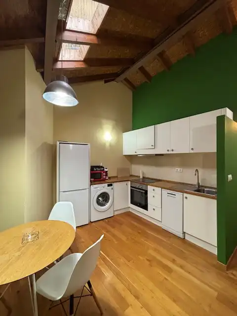 Cuina de Apartament de lloguer en Ferrol amb Calefacció, Parquet i Moblat
