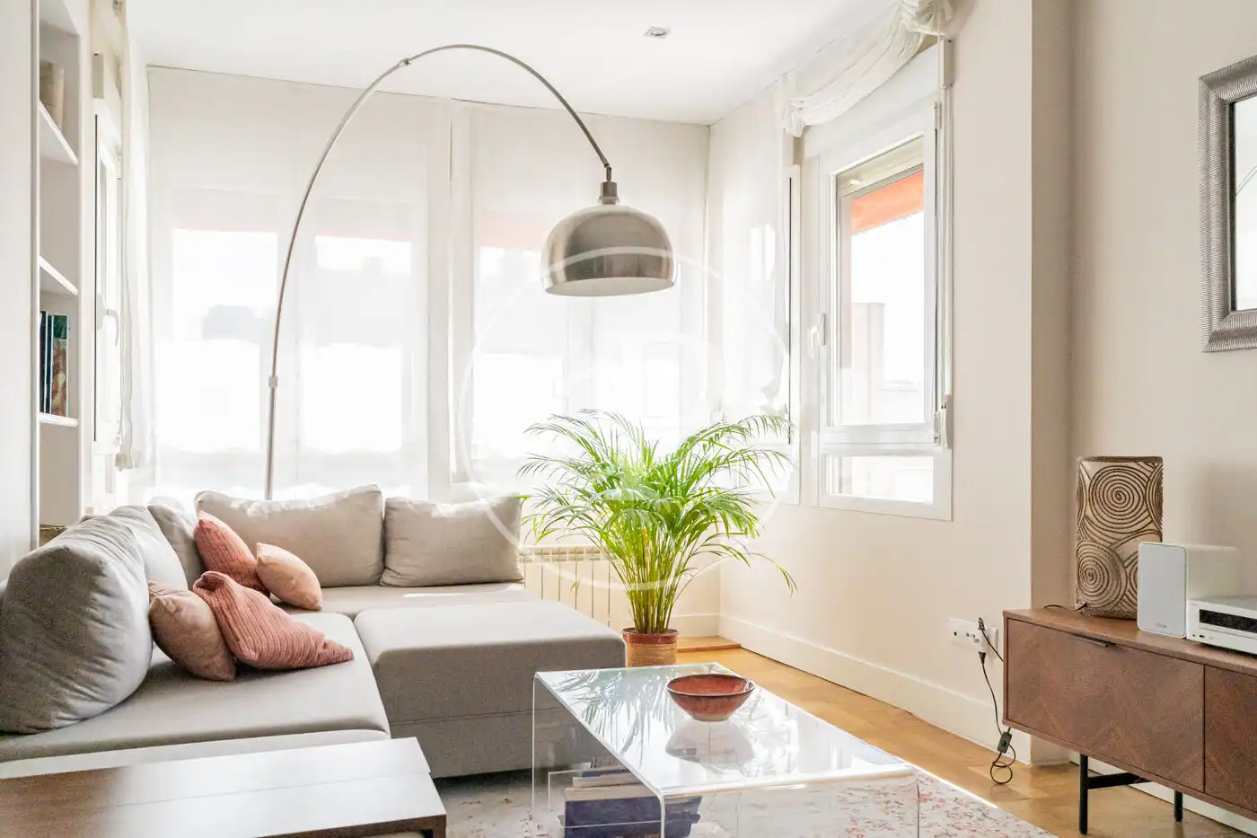 Wohnzimmer von Wohnung zum Verkauf in Madrid mit Klimaanlage, Heizung und Privatgarten