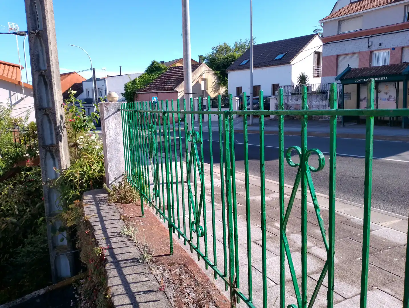Vista exterior de Casa o xalet en venda en Ribeira amb Calefacció, Jardí privat i Terrassa