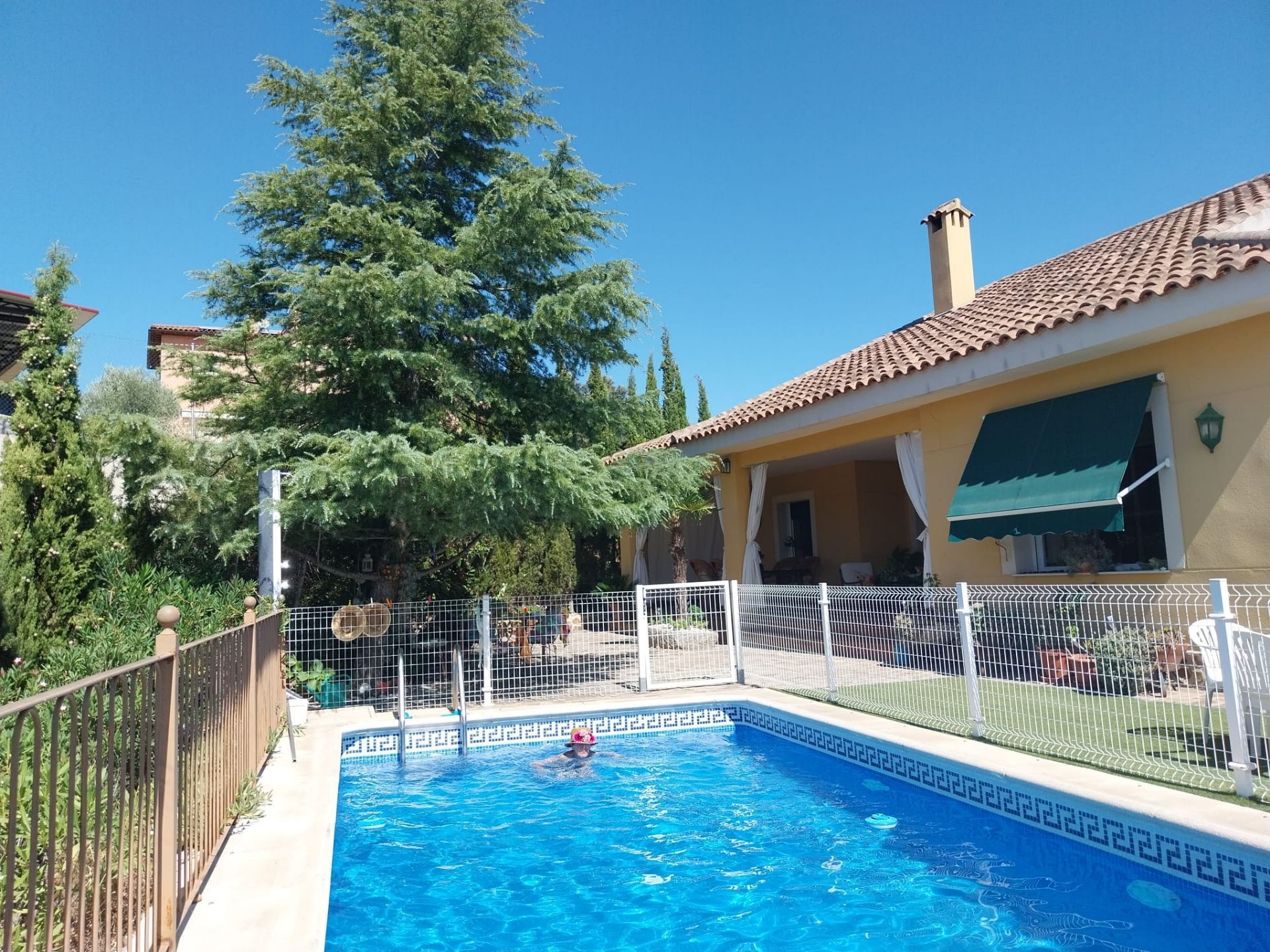 Piscina de Casa o xalet en venda en  Toledo Capital amb Aire condicionat, Calefacció i Jardí privat