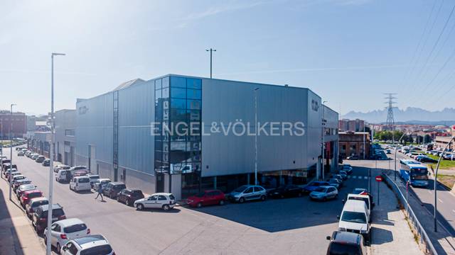 Nave industrial en Venta en La Balconada - Cal Gravat