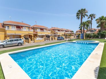 Casa a schiera con piscina in vendita a Zona Carrefour - Urbanizaciones