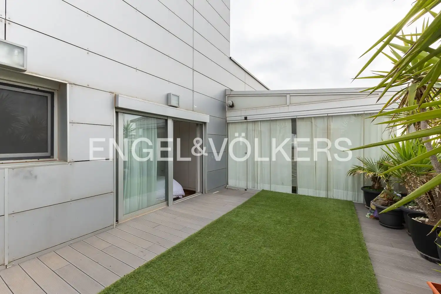 Terrassa de Dúplex en venda en Valencia amb Aire condicionat, Calefacció i Jardí privat