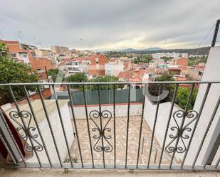 Vista exterior de Casa o xalet en venda en Sabadell amb Aire condicionat, Parquet i Terrassa