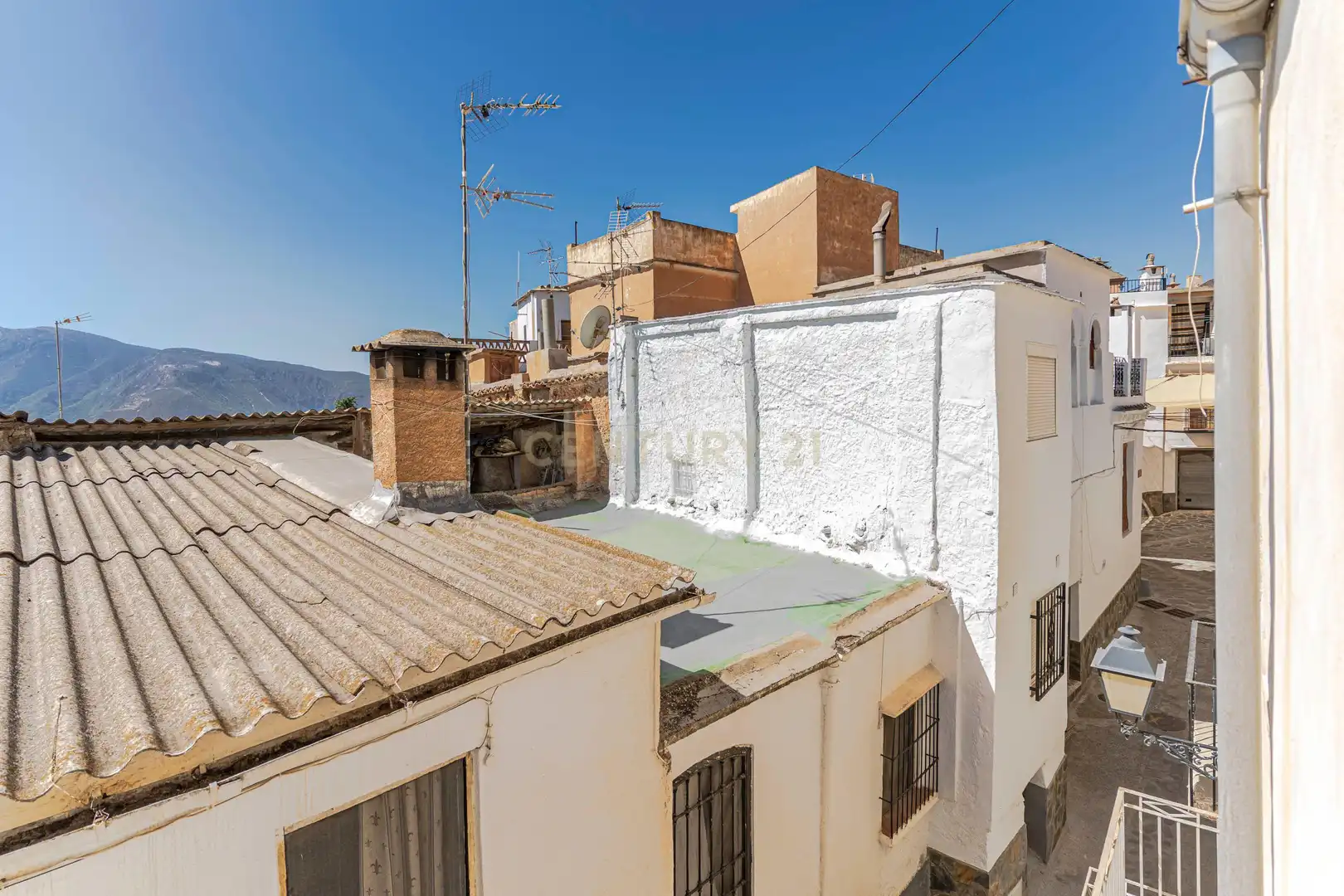 Exterior view of Houses for sale in Carataunas