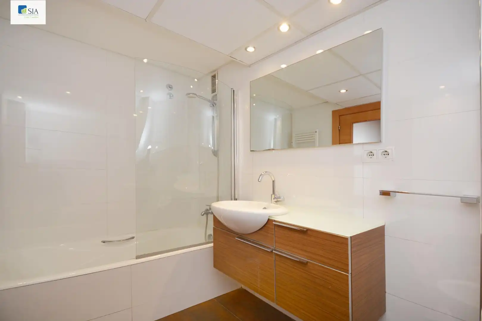 Baño de Piso de alquiler en Zaragoza con Aire acondicionado, Calefacción y Amueblado
