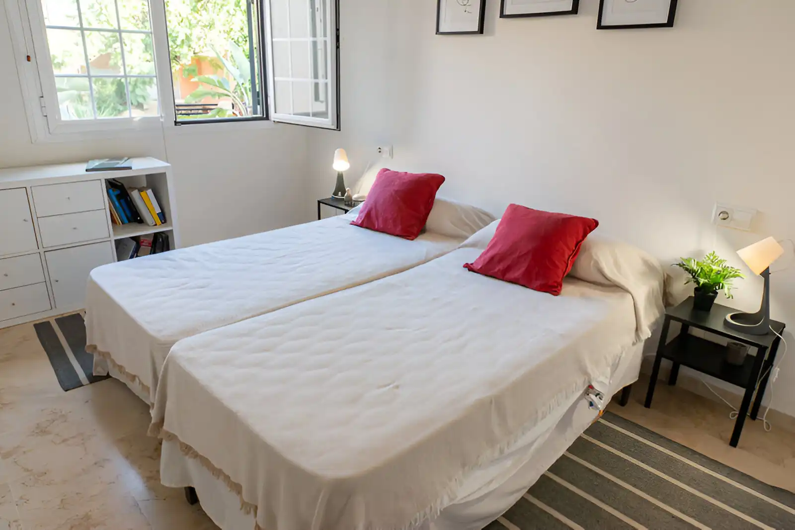 Habitación de Casa adosada en venta en Marbella con Aire acondicionado, Terraza y Piscina