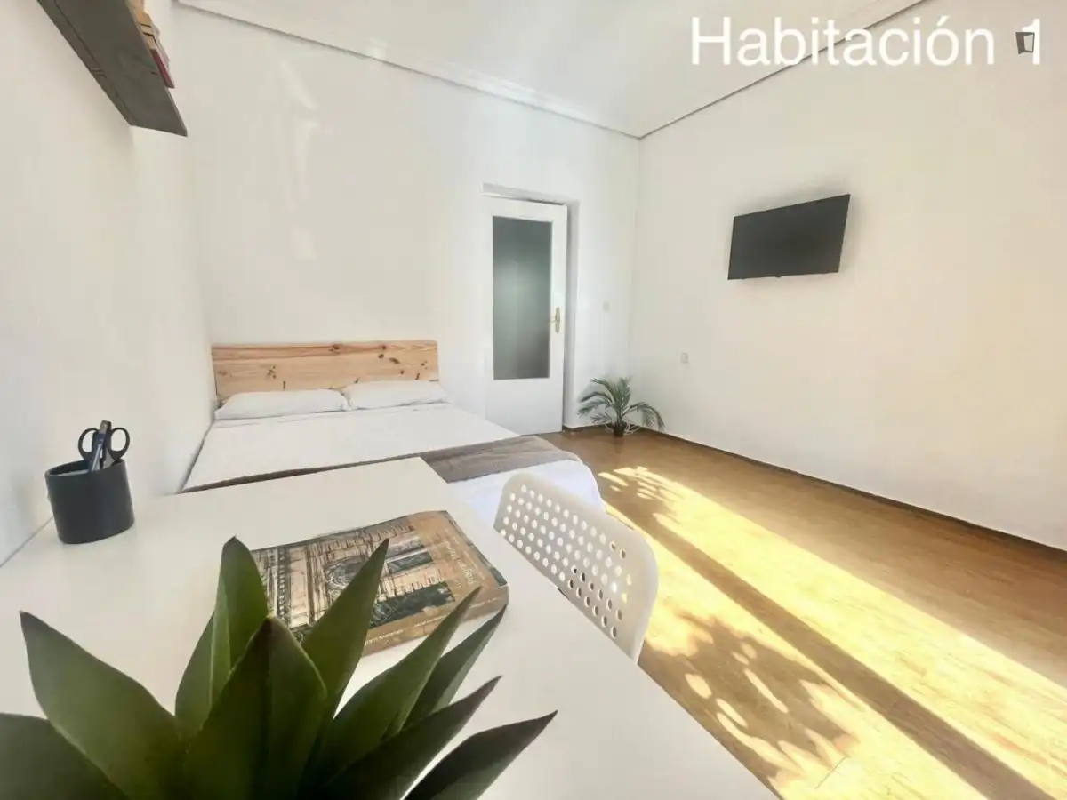 Bedroom of Houses for share in Santiponce  with Furnished, Oven and Washing machine