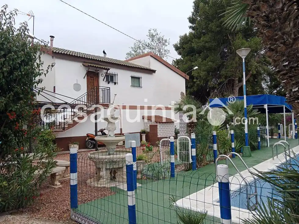 Xalet amb piscina en venda a Pol. Ind. I1