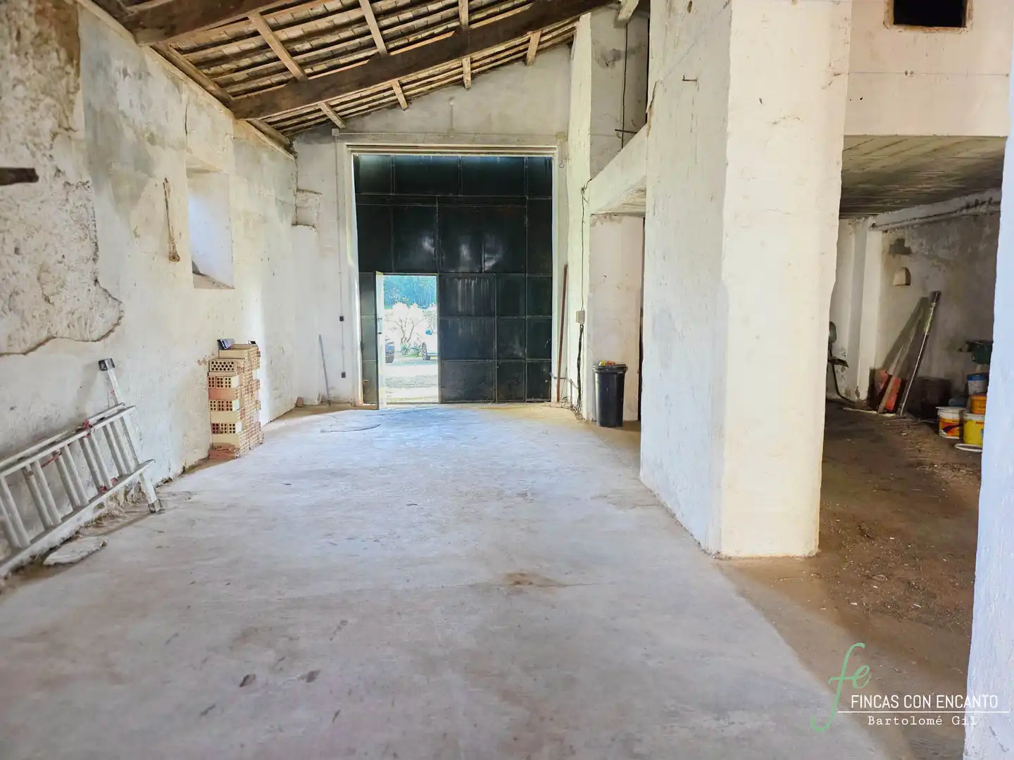 Country homes for sale in Marchena  with Swimming Pool and Alarm