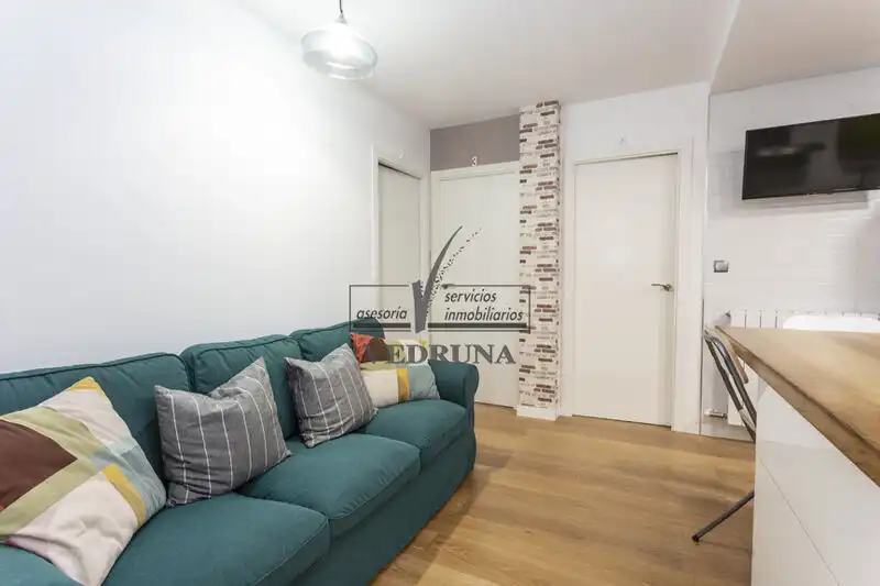 Wohnzimmer von Wohnung zur Miete in Zaragoza mit Heizung, Ofen und Waschmaschine