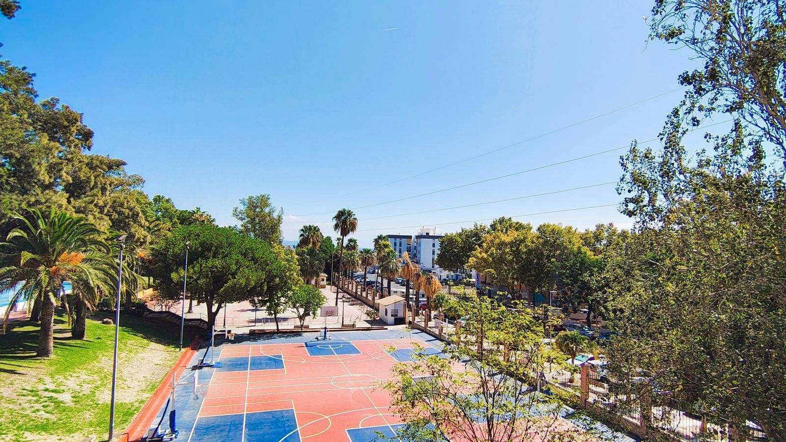 Vista exterior de Pis en venda en Marbella amb Aire condicionat, Rentadora i Internet