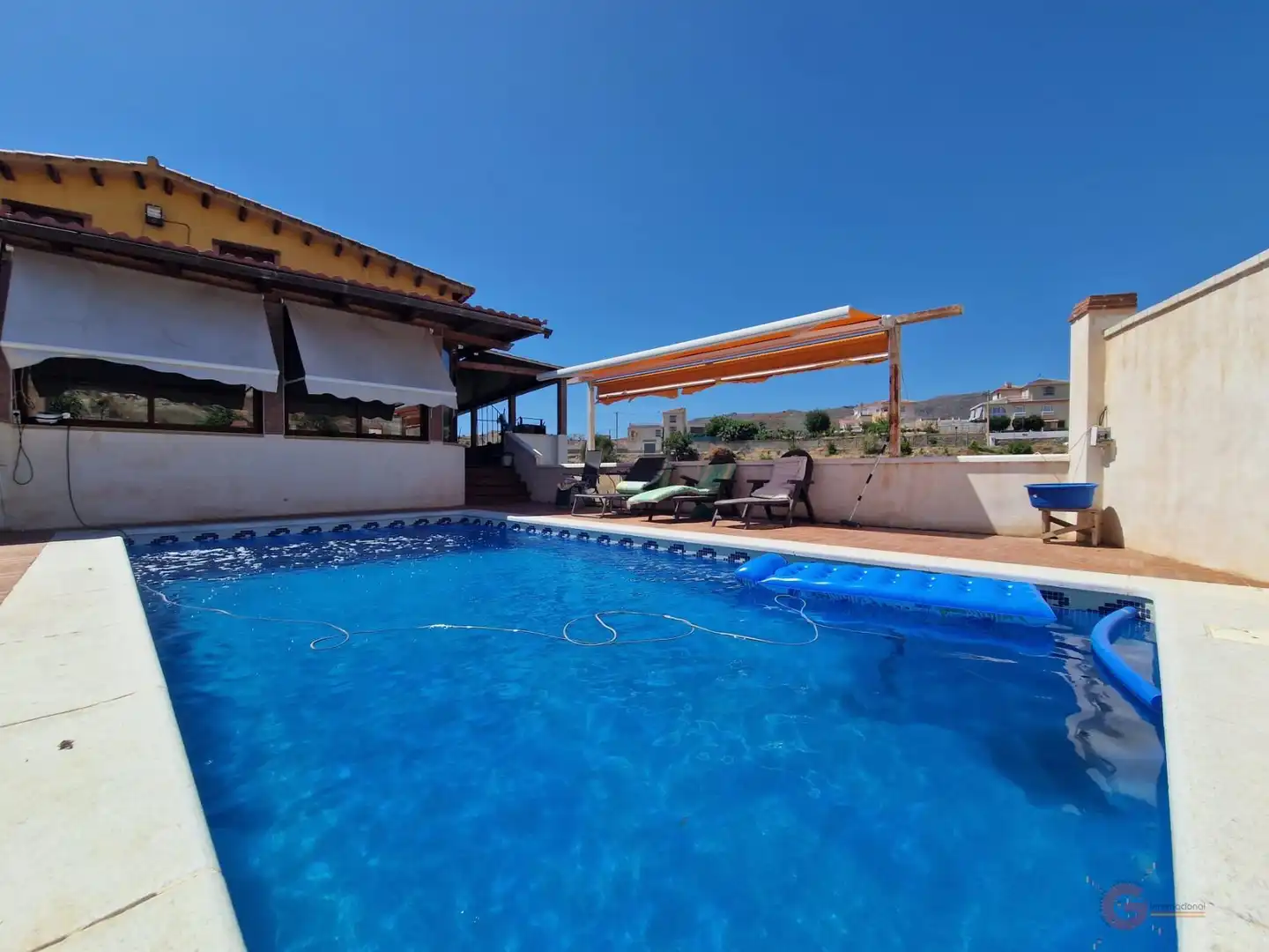 Landhaus mit Pool zum Verkauf in Molvízar