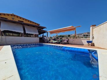 Casa rústica amb piscina en venda a Molvízar