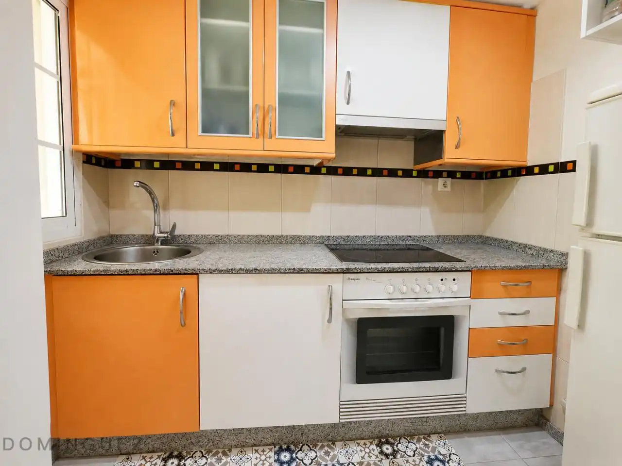 Cuina de Casa o xalet en venda en Cangas  amb Calefacció, Jardí privat i Terrassa