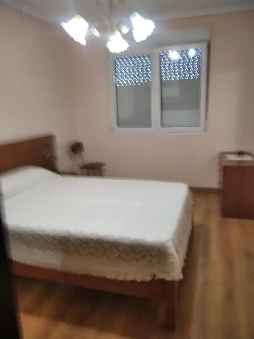 Schlafzimmer von Wohnung zur Miete in Santa María del Páramo mit Balkon