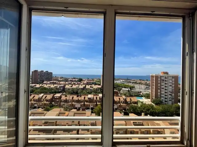 Vista exterior de Pis en venda en Alicante / Alacant amb Traster i Piscina comunitària